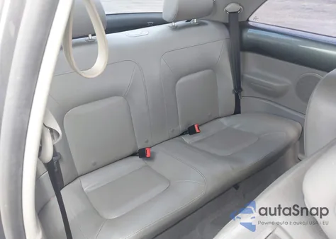 2007 Volkswagen New Beetle 2.5 z USA, uszkodzony, nr VIN 3VWRG31C27M504342